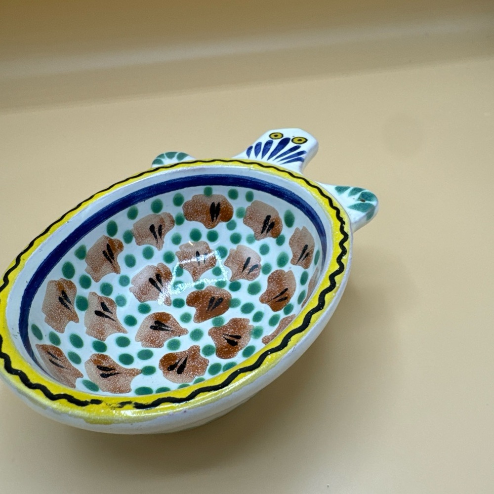 Unique Hand Made Painted Turtle Dish Mexico Pottery Signed 6" X 4" - Picture 3 of 9